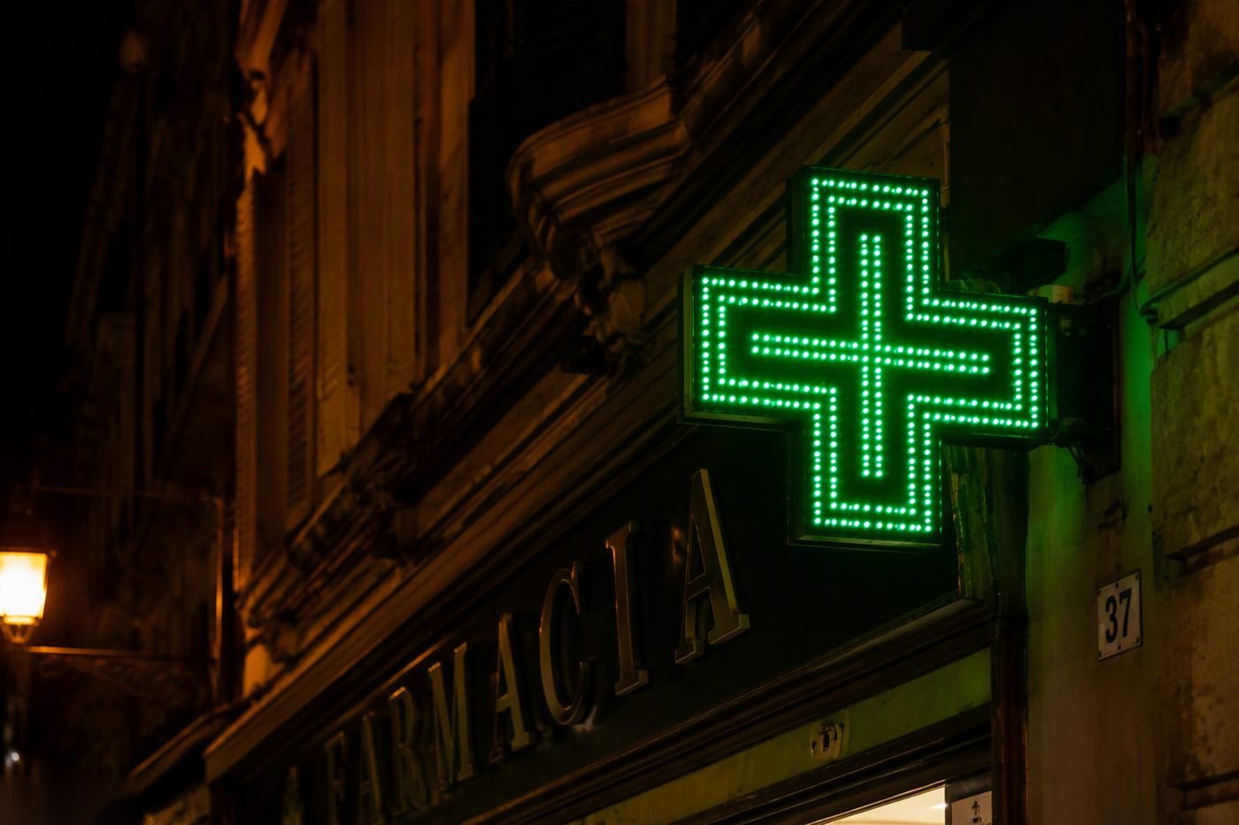Insegne per Farmacie in Brianza — intervento di Insegne Seregno